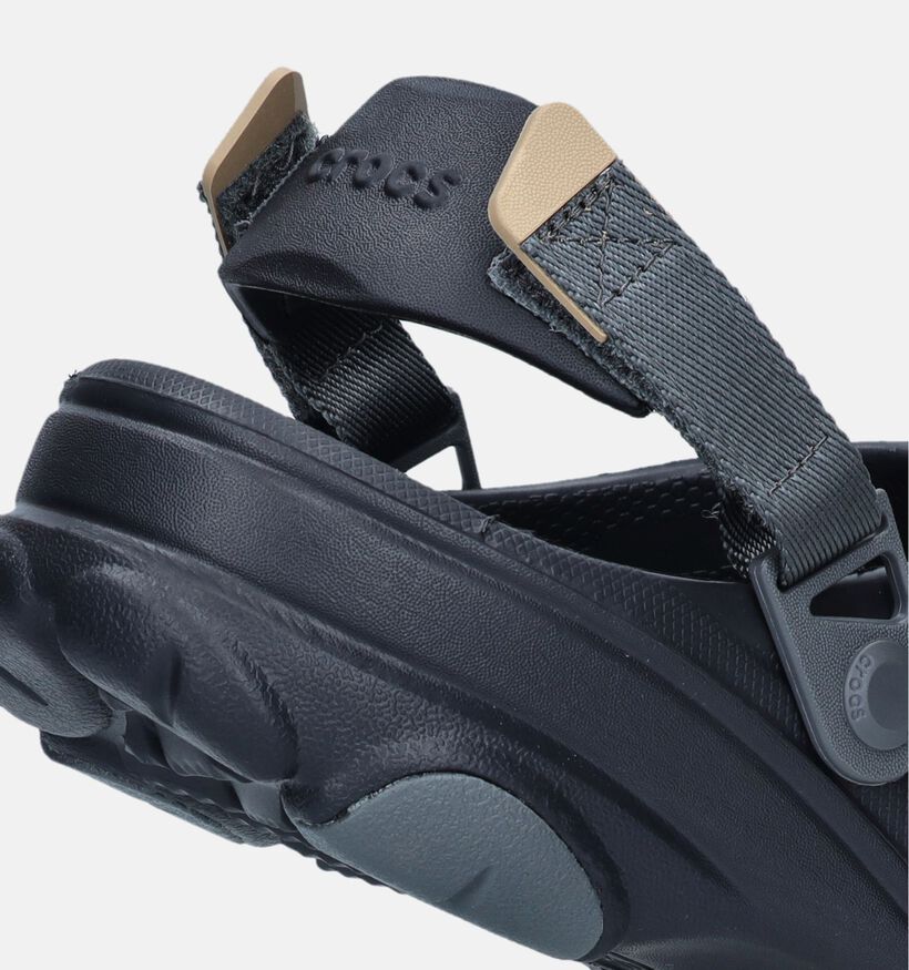 Crocs Classic All Terrain Clog Nu-pieds en Noir pour hommes (347575)