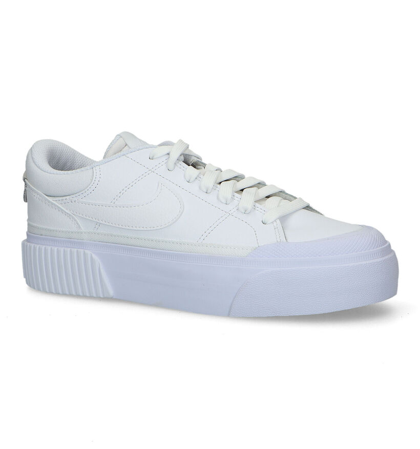 Nike Court Legacy Lift Baskets en Blanc pour femmes (324637)