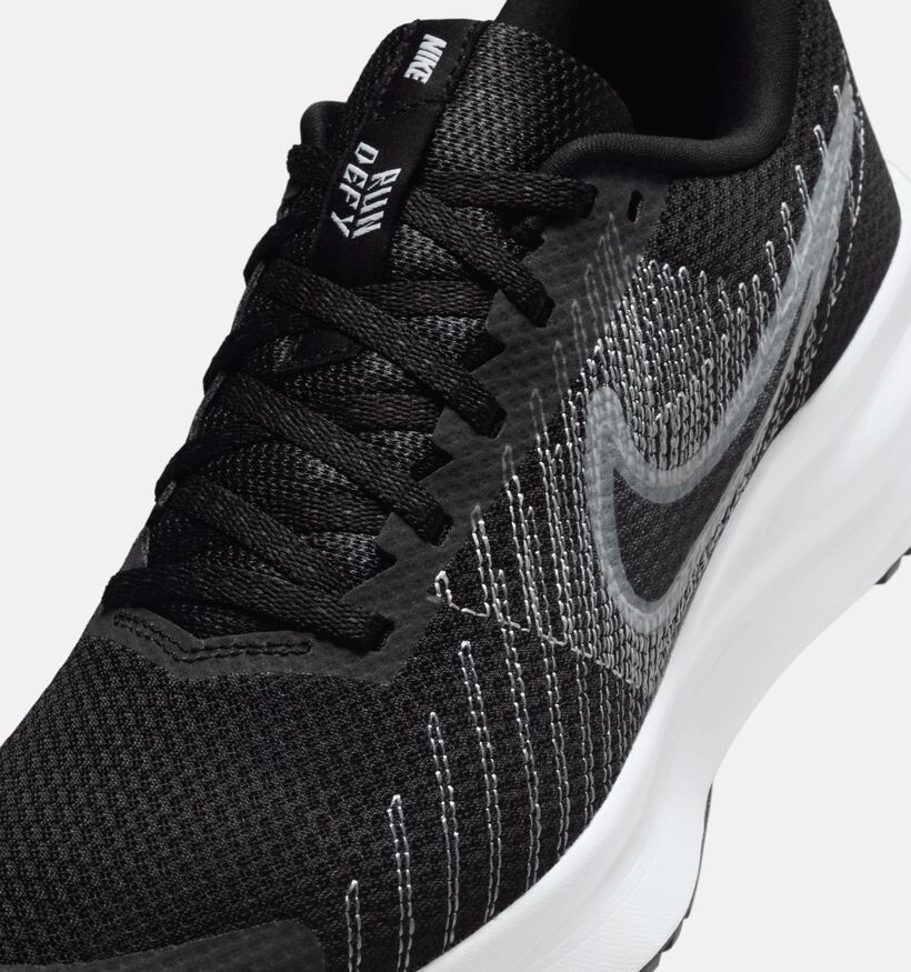Nike Run Defy Baskets en Noir pour femmes (355823)