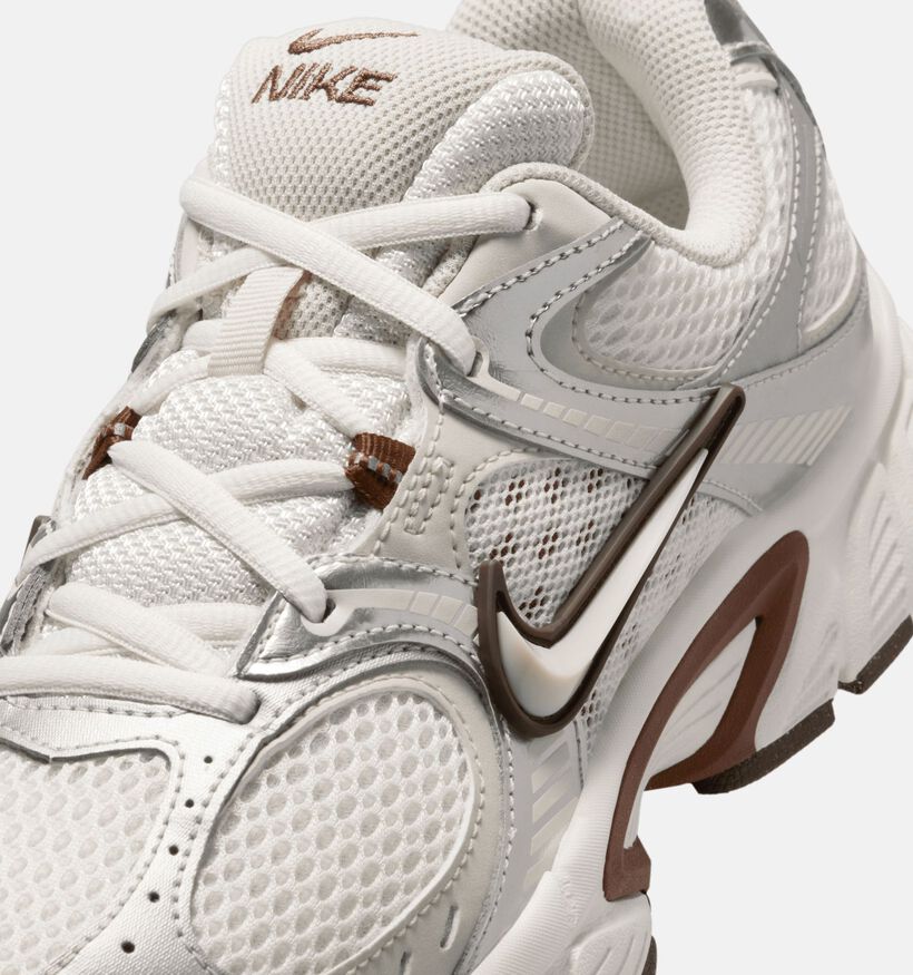 Nike V5 RNR Baskets en Ecru/Argent pour femmes (372900)