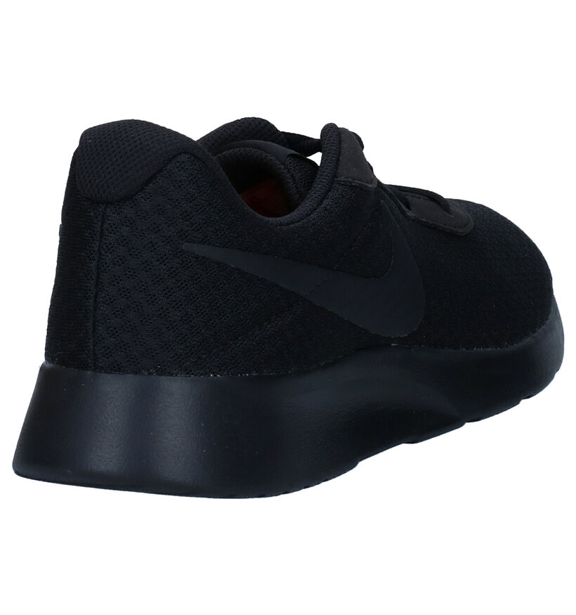 Nike Tanjun Baskets en Noir pour hommes (309098)