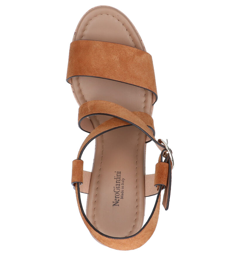 NeroGiardini Cognac Sandalen in daim (270548)