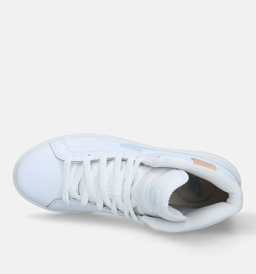 Nike Court Royale 2 Mid Baskets en Blanc pour femmes (332417)