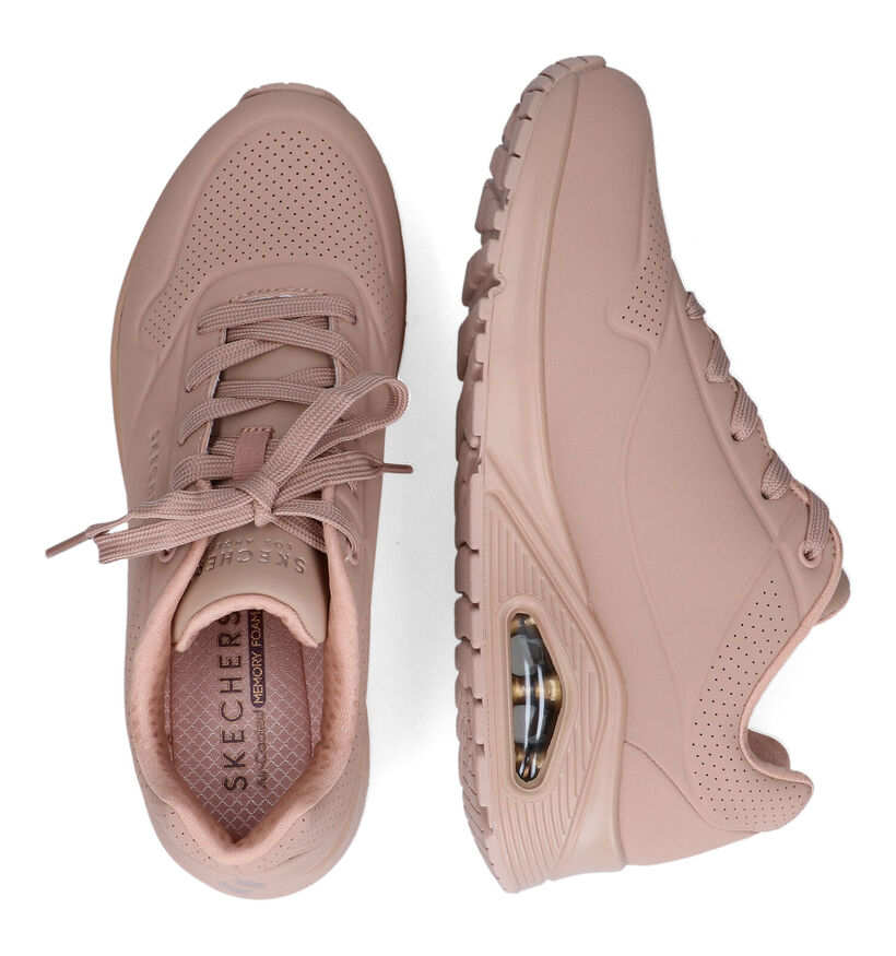 Skechers Uno Stand On Air Baskets en Noir pour femmes (350488)