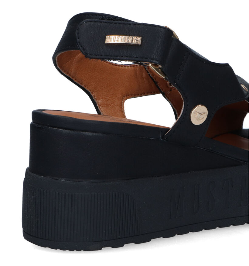 Mustang Zwarte Sandalen Met Plateauzool voor dames (338768)