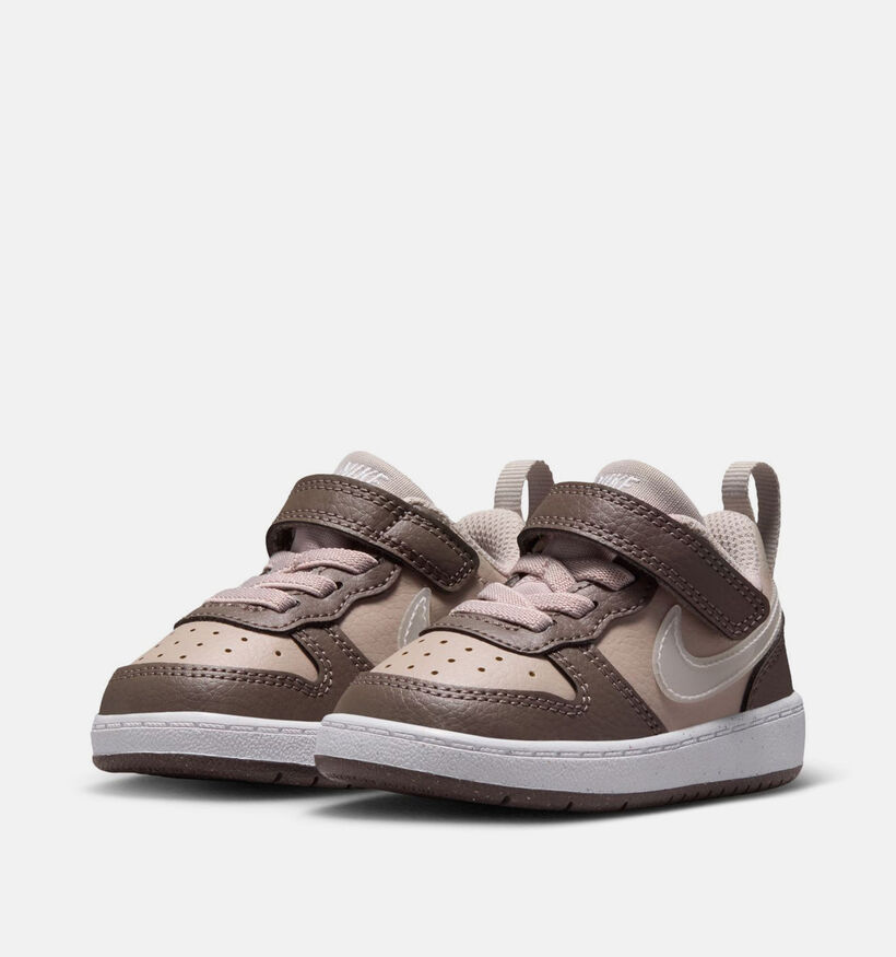 Nike Court Borough Low Baskets basses en Marron pour filles (376159)