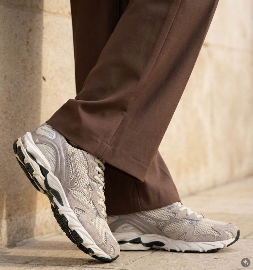 Mizuno Wave Rider 10 Suede Lichtbeige/Taupe Sneakers voor dames (376216) - geschikt voor steunzolen