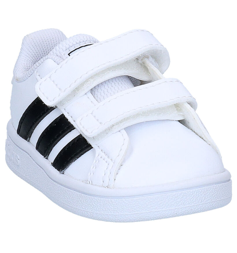 adidas Grand Court Baskets en Blanc en simili cuir (307964)