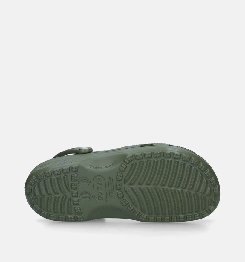 Crocs Classic Nu-pieds en Noir pour hommes (307641)