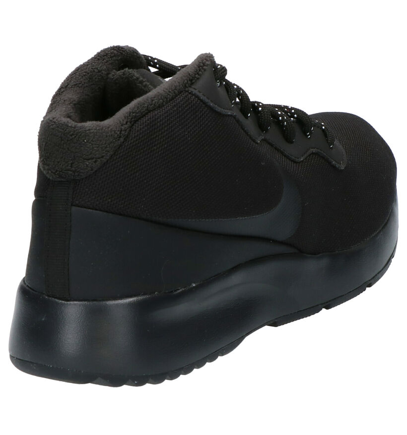 Nike Tanjun Chukka Zwarte Sneakers in stof (254034)