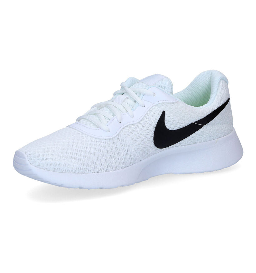 Nike Tanjun Baskets en Noir pour hommes (309098)