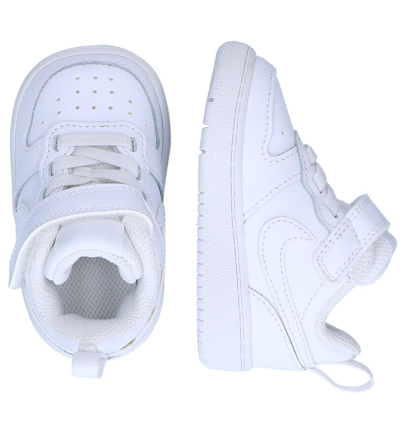Nike Court Borough Witte Sneakers in kunstleer (293601)