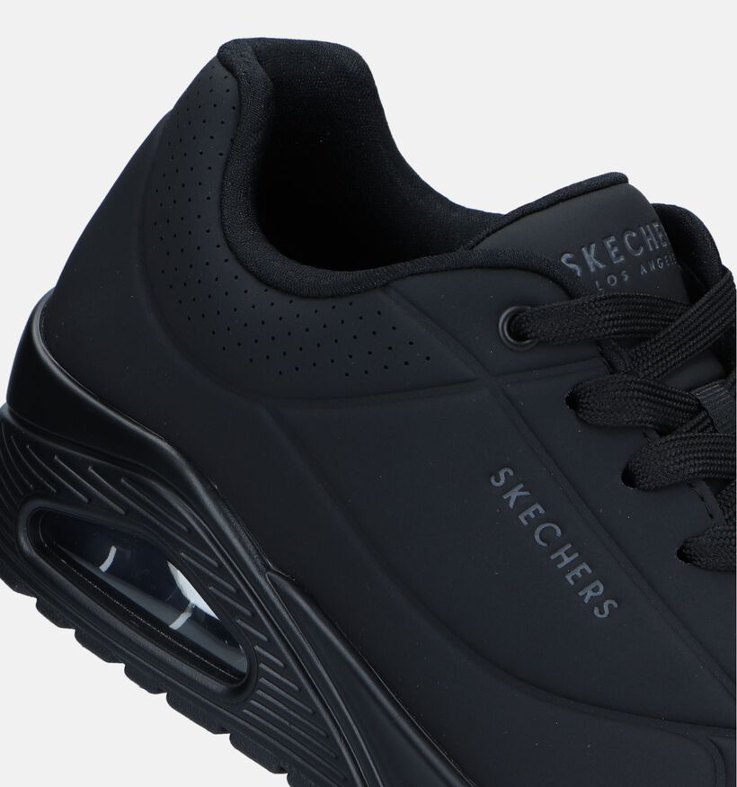 Skechers Uno Stand On Air Baskets en Noir pour hommes (359746)