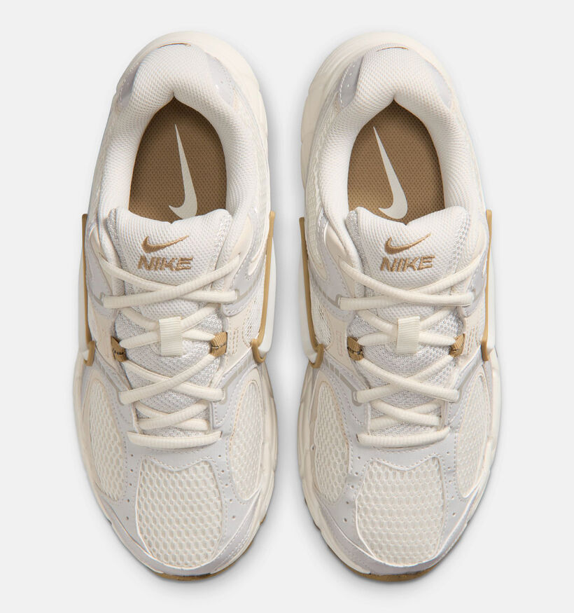 Nike V5 RNR Baskets basses en Or/Blanc pour femmes (376113)