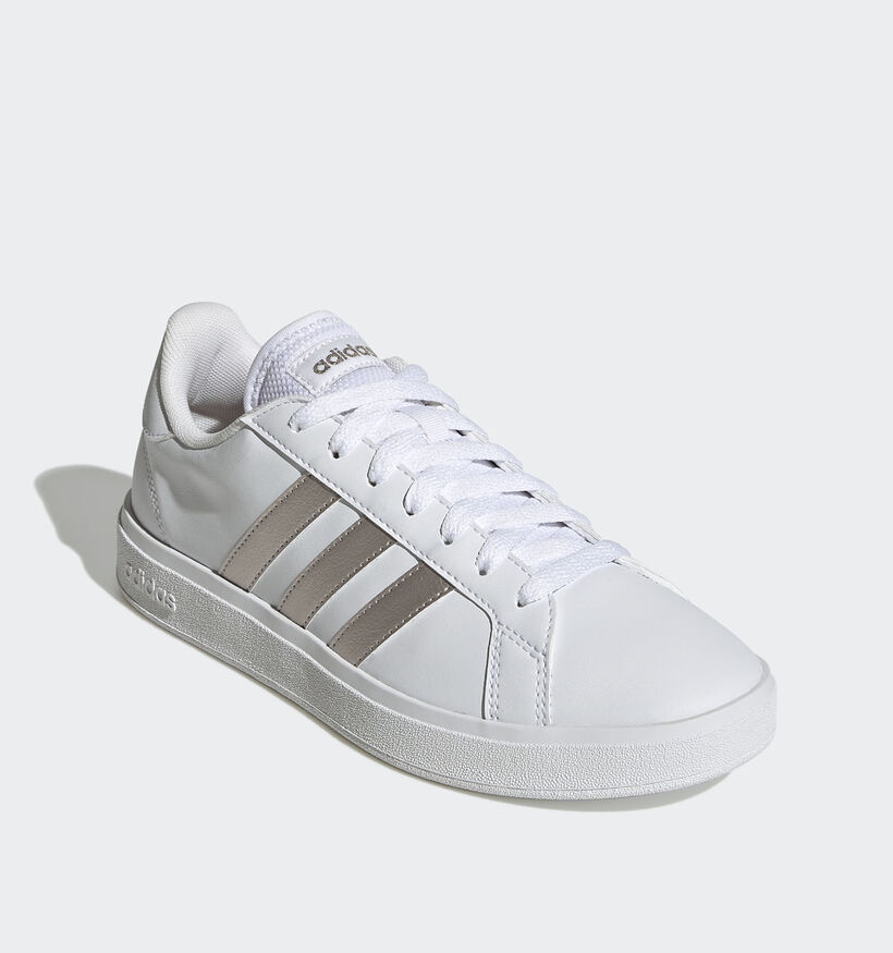 Adidas Grand Court Base 2.0 Witte Sneakers met Metallic strepen voor dames (356999)