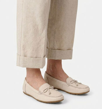 Clarks Lage schoenen Beige