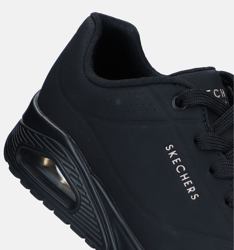 Skechers Uno Stand On Air Baskets en Noir pour femmes (350488)
