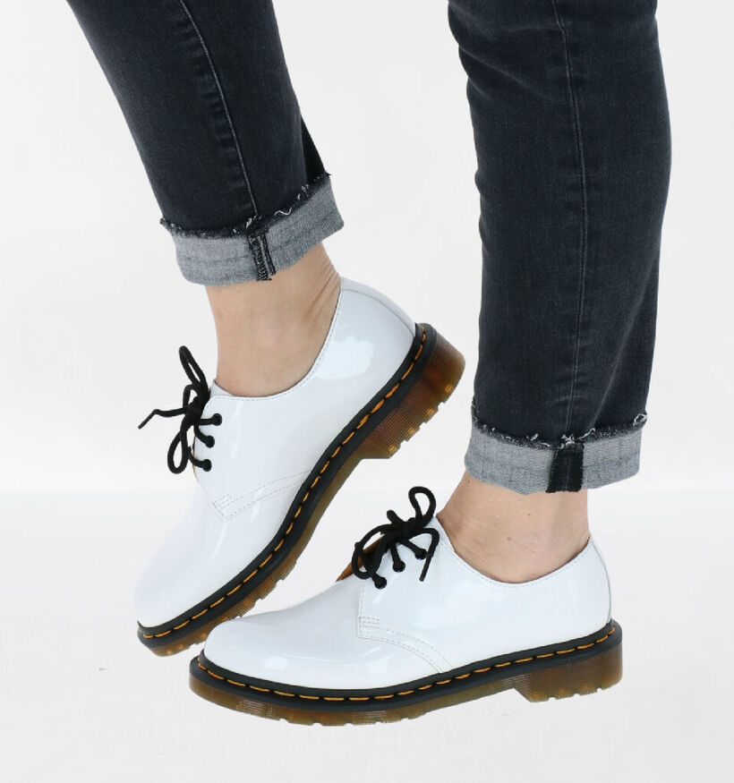 Dr. Martens Witte Veterschoenen in lak (284703)