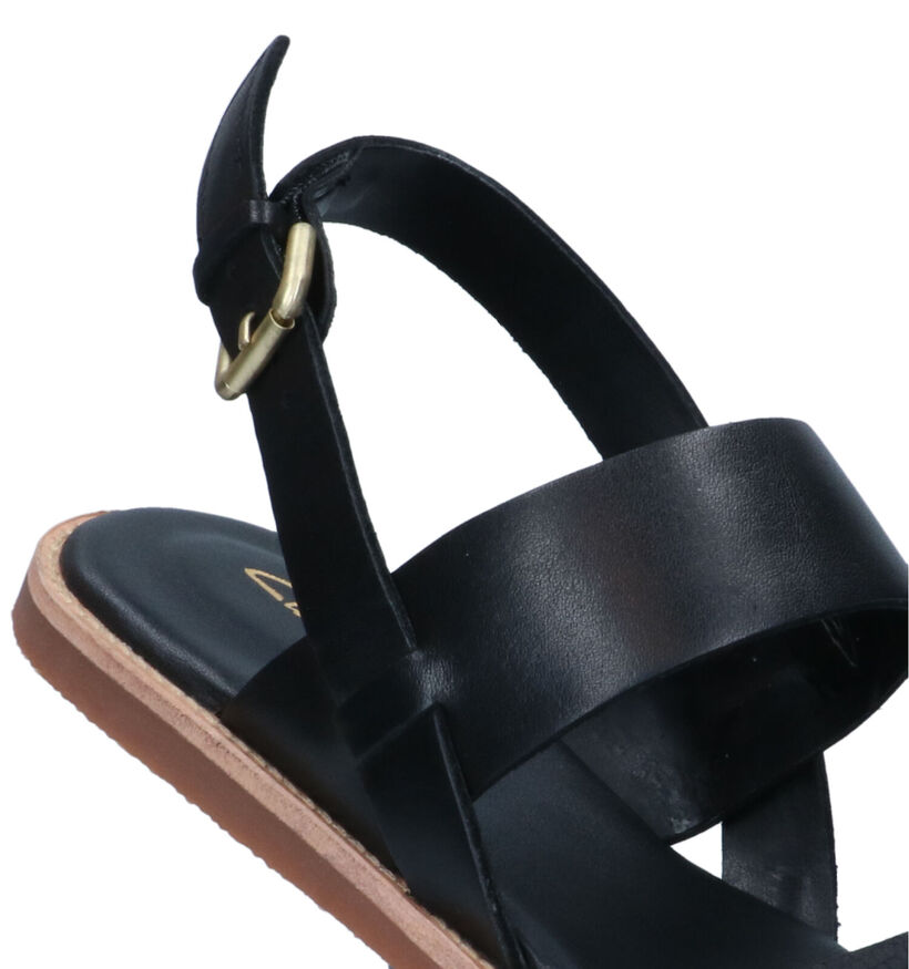 Clarks Karsea Strap Sandales en Noir pour femmes (321771)