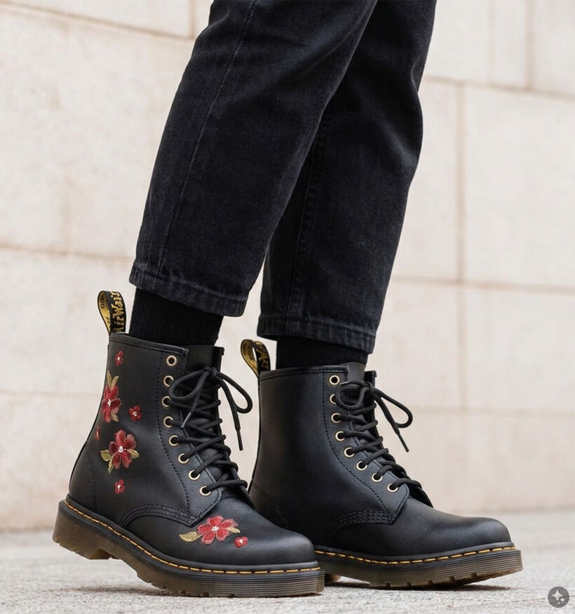 Dr. Martens Aprile Floral Boots &agrave; lacets en Noir pour femmes (375762) - pour semelles orthop&eacute;diques