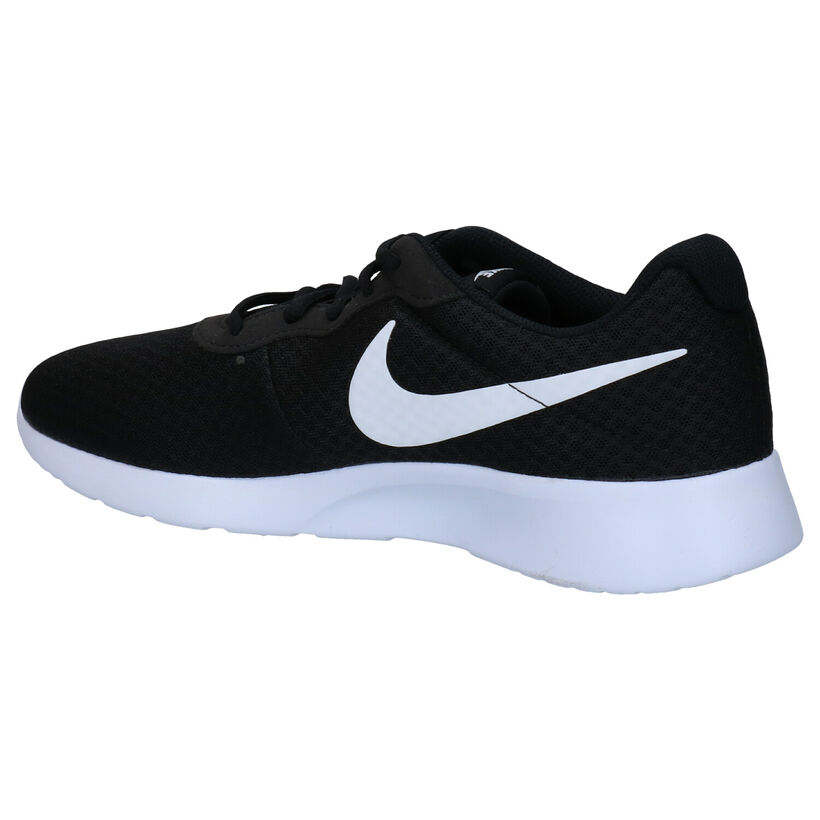 Nike Tanjun Zwarte Sneakers voor heren (309098)