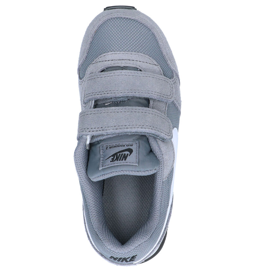 Nike MD Runner Grijze Sneakers in stof (254051)