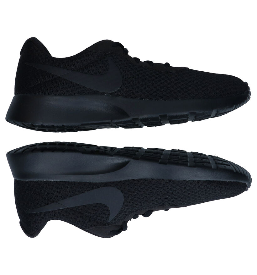 Nike Tanjun Baskets en Noir pour hommes (309098)