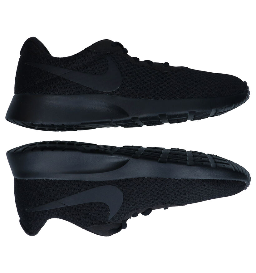 Nike Tanjun Baskets en Noir pour hommes (332341)