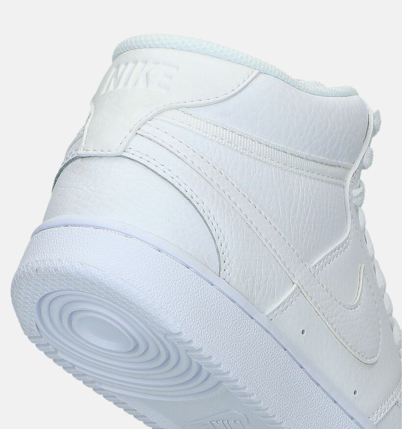 Nike Court Vision Mid Baskets en Blanc pour femmes (332416)