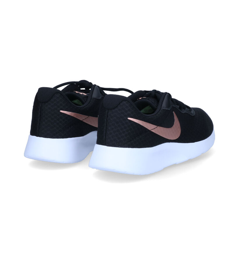 Nike Tanjun Zwarte Sneakers voor dames (324623)