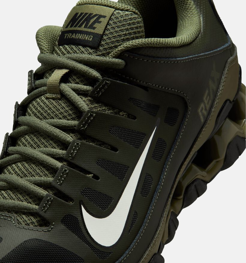 Nike Reax 8 Tr Baskets basses en Vert kaki pour hommes (369293)