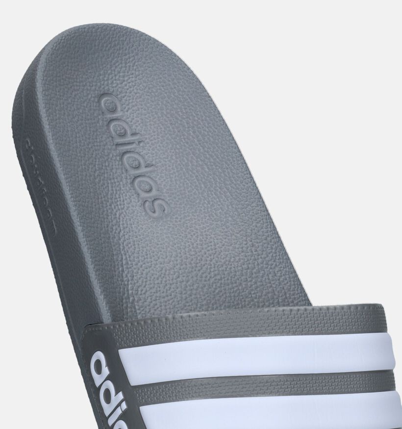 adidas Adilette Shower Claquettes en Gris pour hommes (334712)