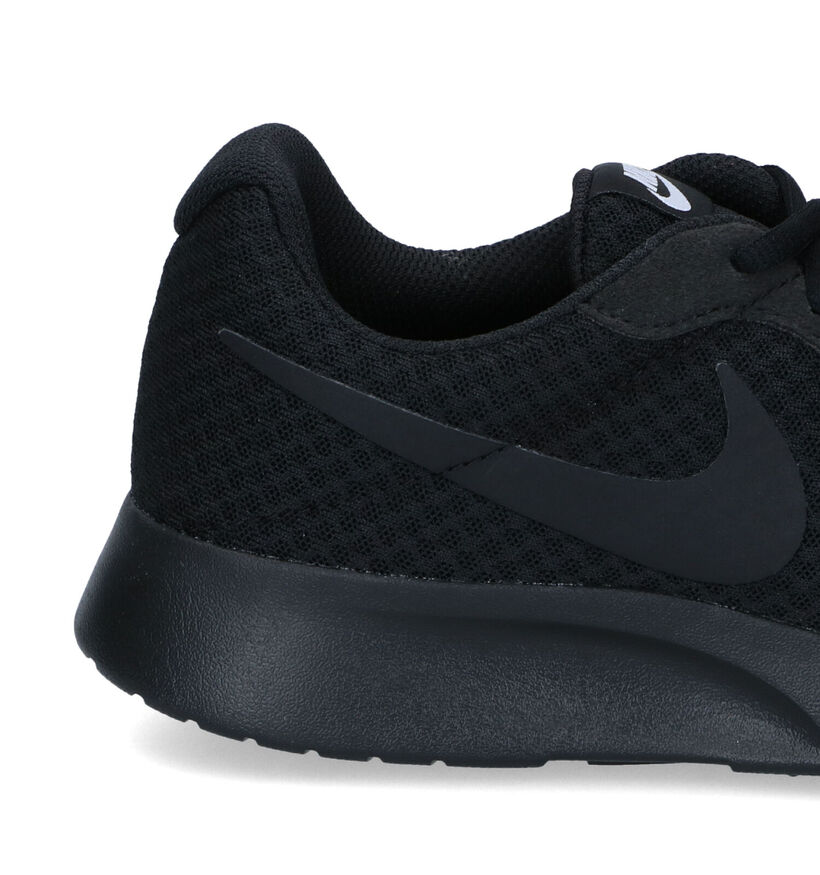 Nike Tanjun Zwarte Sneakers voor dames (324623)