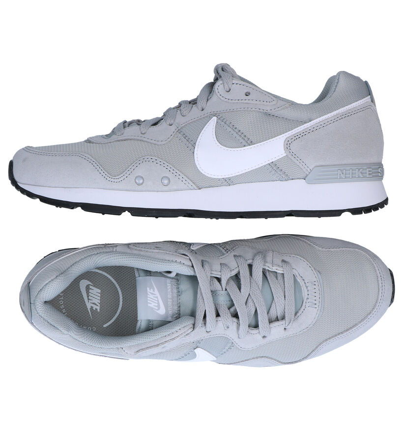 Nike Venture Runner Witte Sneakers voor heren (325149) - geschikt voor steunzolen