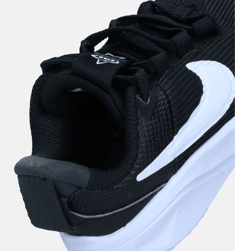 Nike Star Runner 4 Baskets en Noir pour filles, garçons (340256)