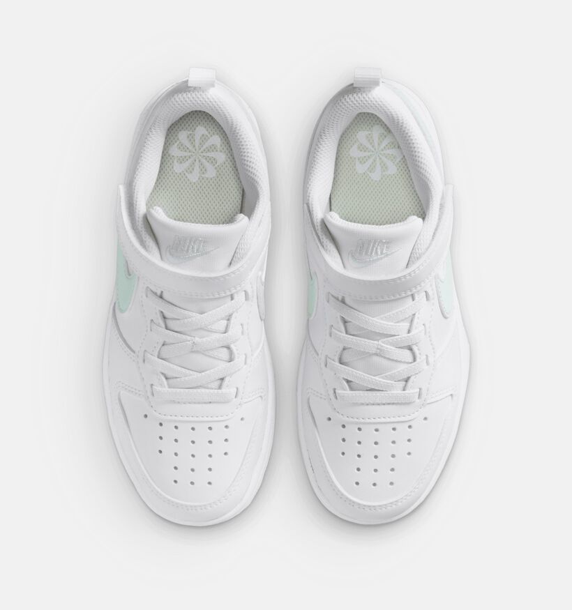 Nike Court Borough Low Baskets en Blanc pour filles (373421) - pour semelles orthop&eacute;diques