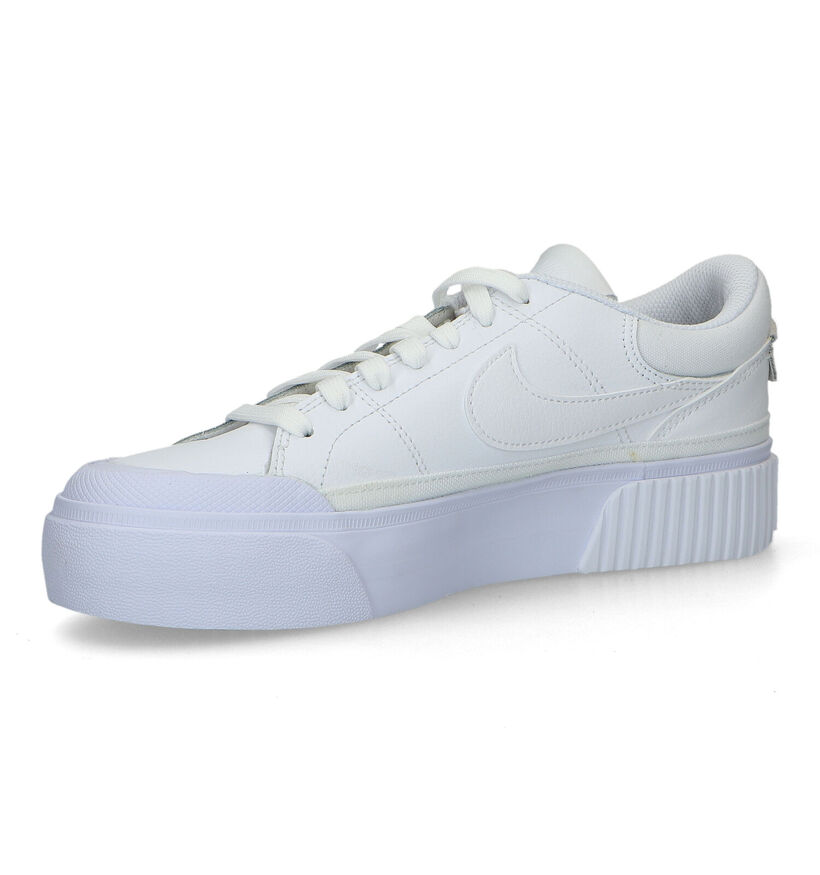 Nike Court Legacy Lift Baskets en Blanc pour femmes (324637)