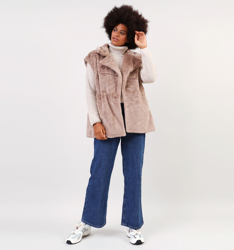 Dolce C. Beige Korte fluffy bodywarmer voor dames (350609)