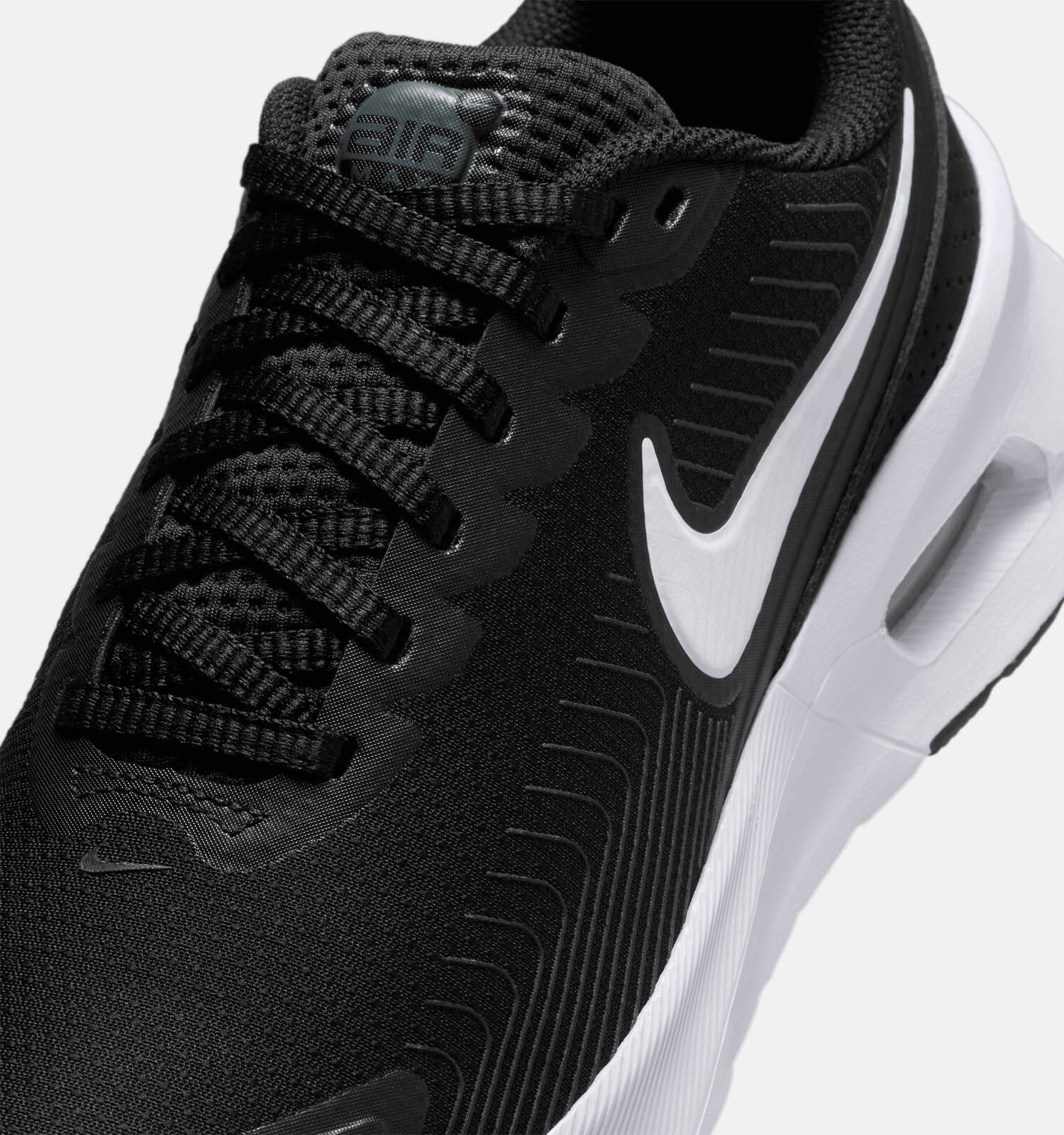 Nike Air Max Nuaxis Zwarte Sneakers | Dames Sneakers | Online op TORFS.BE