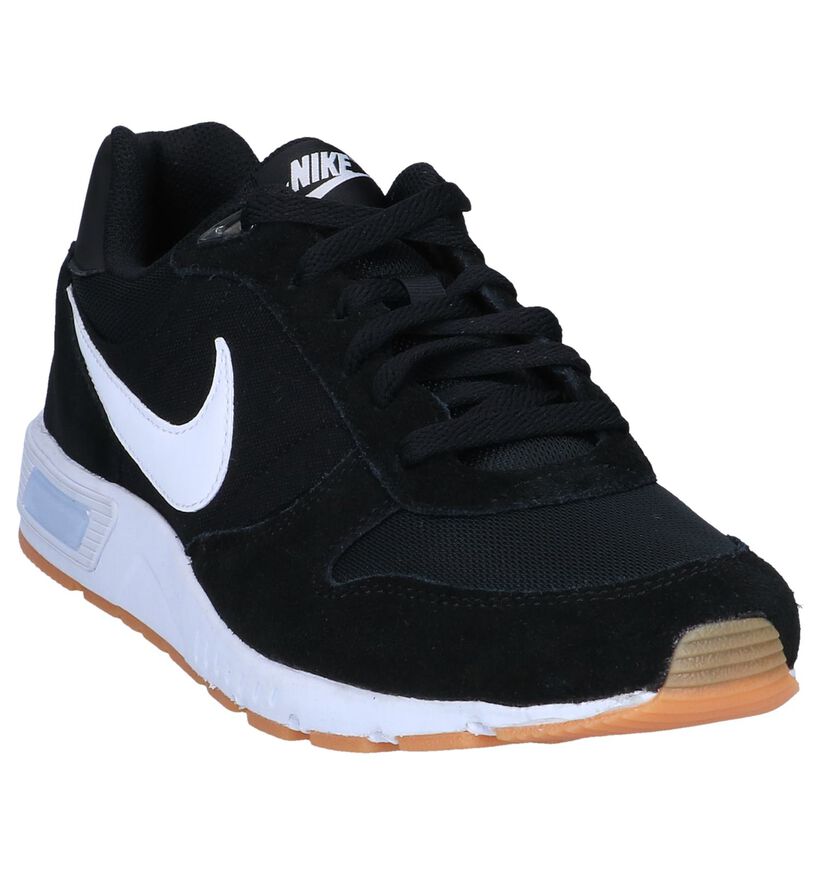 Zwarte Sneakers Nike Nightgazer in daim (250287)