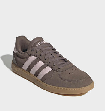 adidas Breaknet Sleek Low Baskets Core black /Cyber metallic /Gum/Core Black/Yellow/Powder Yellow/warm sandstone/ core white/ GUM 3/earth strata/clear pink/GUM 3/bliss pink/ warm vanilla/ pure ruby/Grey One/Core Black/Core Black