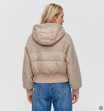 Ador&eacute; Jassen Beige