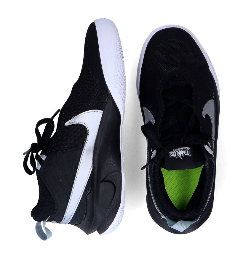 Nike Team Hustle Zwarte Sneakers in kunstleer (309146)