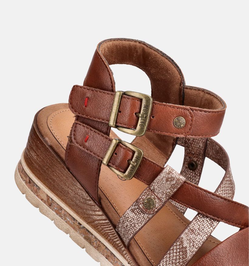 Mustang Sandales compens&eacute;es en Cognac pour femmes (372129)