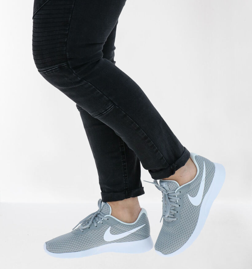 Nike Tanjun Zwarte Sportschoenen voor dames (299457)