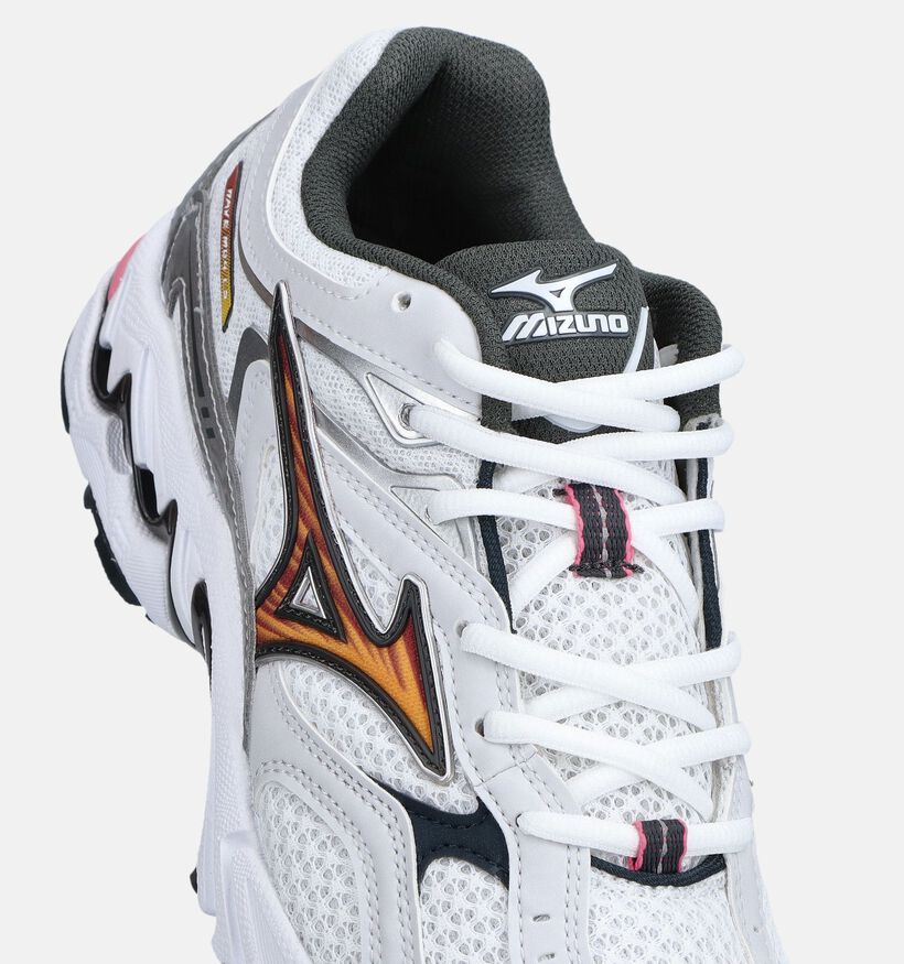 Mizuno Wave Mustang LS Baskets en Blanc/Argent pour femmes (376212) - pour semelles orthop&eacute;diques