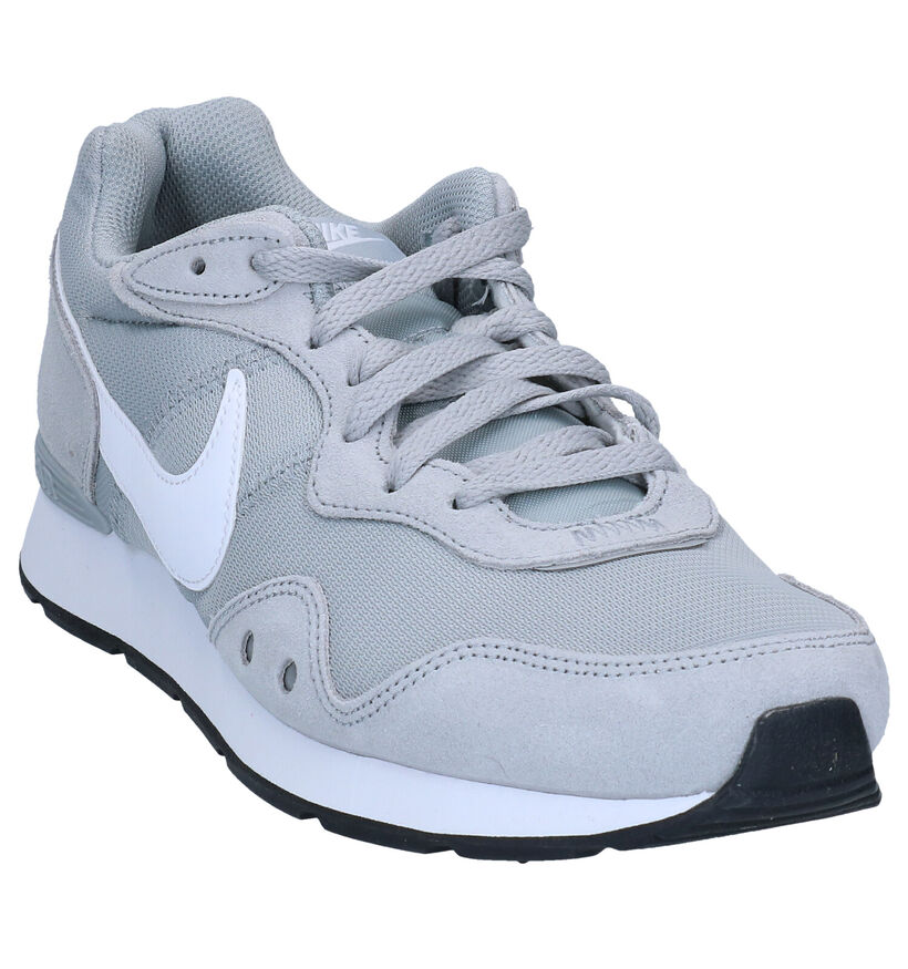 Nike Venture Runner Baskets en Blanc pour hommes (325149) - pour semelles orthopédiques