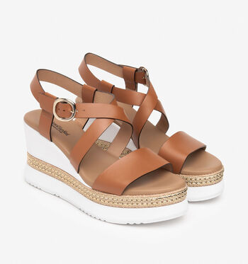 NeroGiardini Sandales Cognac