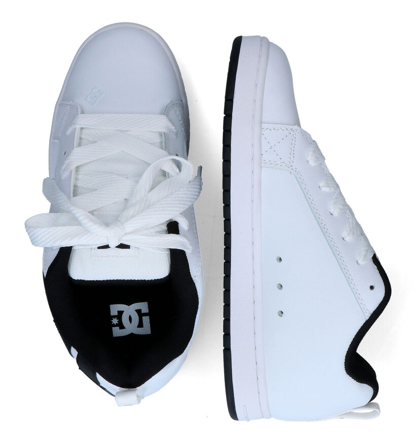 DC Shoes Court Graffik Witte Sneakers in kunstleer (303237)