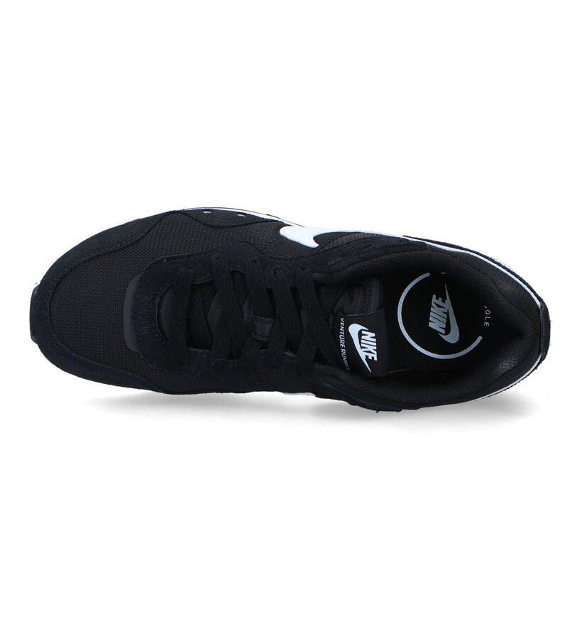 Nike Venture Runner Baskets en Beige pour femmes (316794)